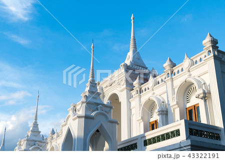 Wat Thai White Tower in the evening.. 43322191