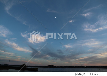 真っ赤に染まる筑波山 43322666