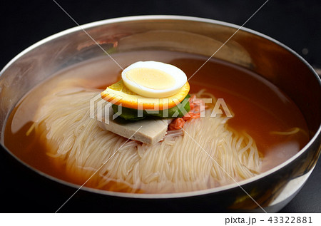 韓国冷麺の写真素材