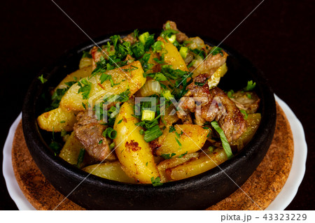 Roasted pork with potato 43323229