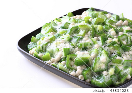 かき混ぜた茹でオクラ 43334028