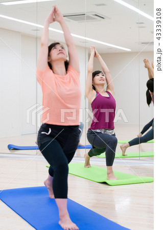 ヨガ レッスン ヨガ教室 ヨガ レッスン ヨガ教室 43339108