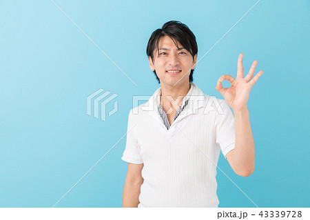 笑顔の男性 43339728