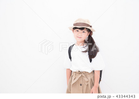 お洒落な小学生の女の子 お洒落な小学生の女の子 43344343