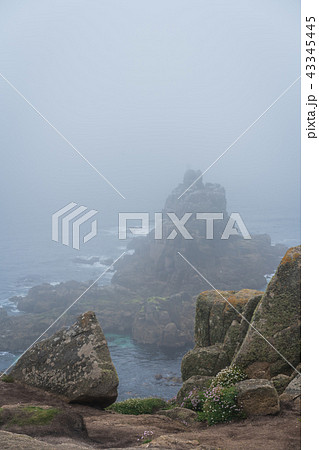 Large boulders on the coast in Lands End 43345445
