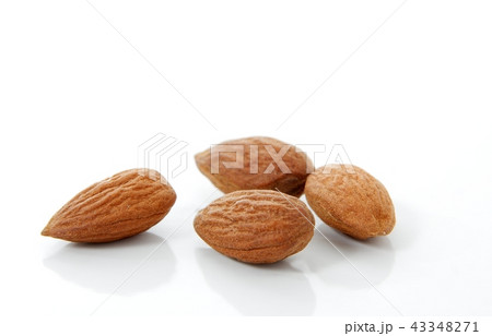 Almond Almond 43348271