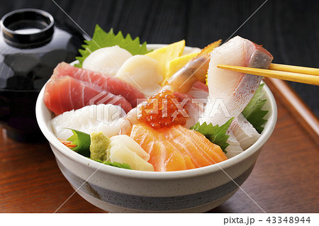 海鮮丼 43348944