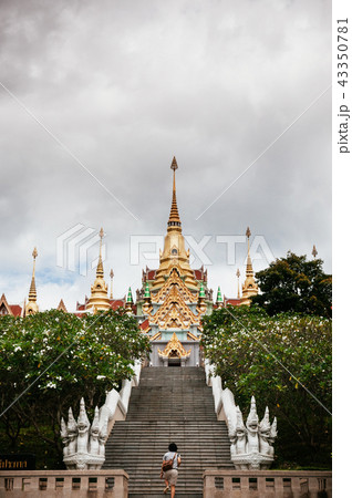 Wat Phra Mahathat chedi Pakdee Prakard, Thailand 43350781