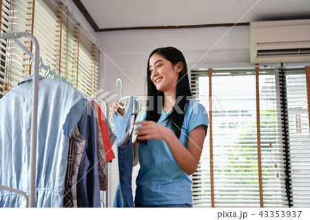 Shopping concept. Asian girls are enjoying shopping. Asian girls Shopping concept. Asian girls are enjoying shopping. Asian girls 43353937