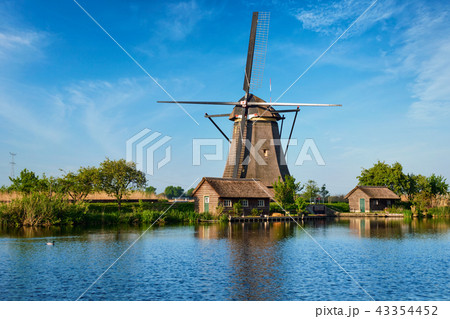 Windmills at Kinderdijk in Holland. Netherlands Windmills at Kinderdijk in Holland. Netherlands 43354452