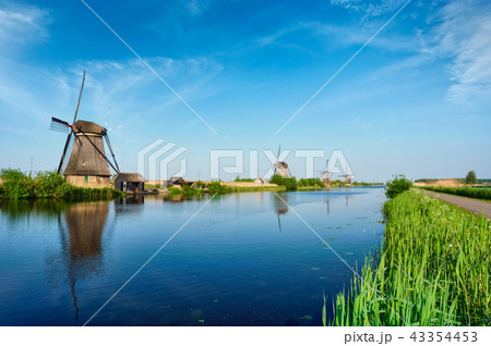 Windmills at Kinderdijk in Holland. Netherlands Windmills at Kinderdijk in Holland. Netherlands 43354453