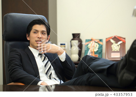 働く男性 働く男性 43357953
