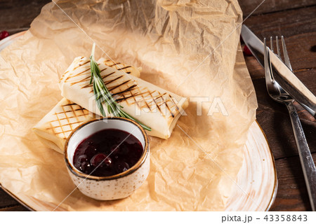 tortilla wrap with sauce 43358843