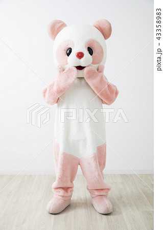 着ぐるみ パンダ かわいい 白バック 着ぐるみ パンダ かわいい 白バック 43358983