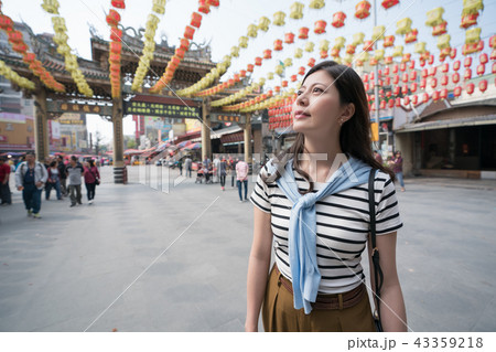 woman visiting the temple in taiwan. 43359218
