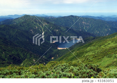 朝日連峰・オツボ峰コースから化穴山を望む 朝日連峰・オツボ峰コースから化穴山を望む 43363051