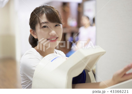 血圧　スポーツジム　女性 43366221