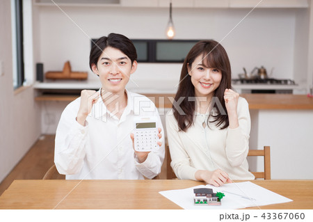 若い夫婦 43367060