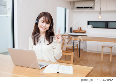 若い女性 若い女性 43367092