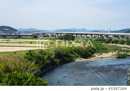 猪名川河川敷と阪神高速11号池田線 猪名川河川敷と阪神高速11号池田線 43367164