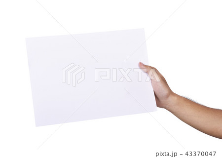 Male hand holding blank paper 43370047