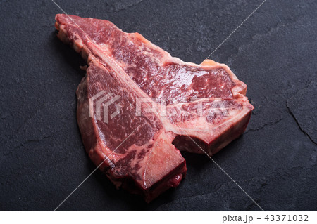 Raw steak of porterhouse beef meat 43371032