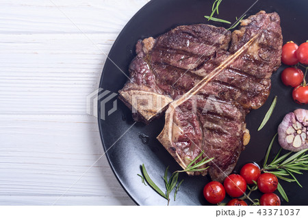 Grilled porterhouse beef steak 43371037