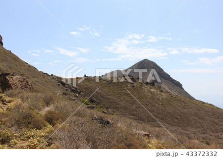 九重連山/久住登山路から望む久住山頂 九重連山/久住登山路から望む久住山頂 43372332