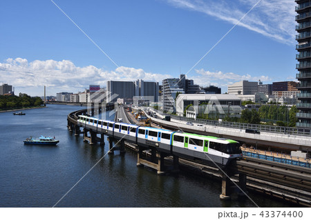 京浜運河を行く東京モノレール 43374400