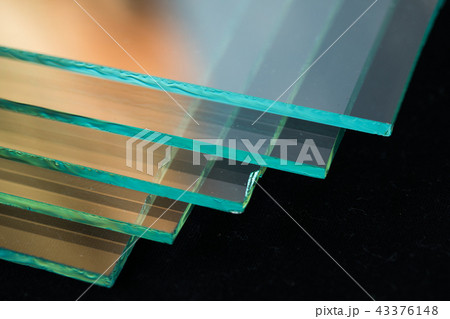 Sheets of Factory manufacturing tempered clear float glass panels cut to size 43376148