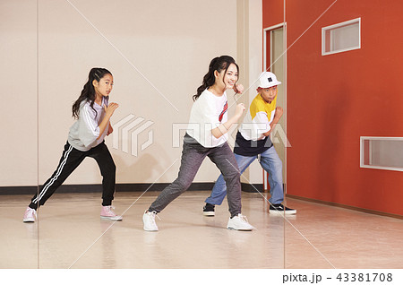 キッズダンス ダンス教室の写真素材