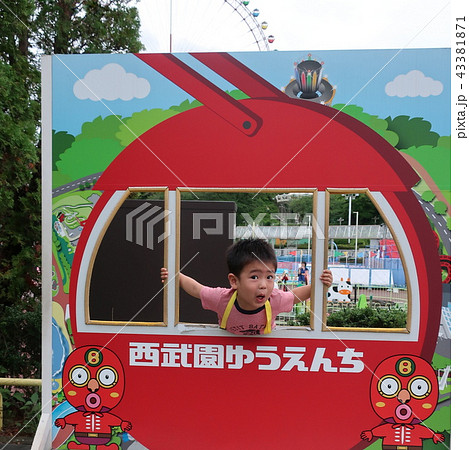 顔出しパネルの幼児(3歳男児) 顔出しパネルの幼児(3歳男児) 43381871