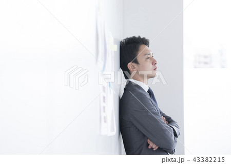 男性社員のポートレート 男性社員のポートレート 43382215