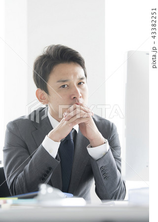 男性社員のポートレート 43382251