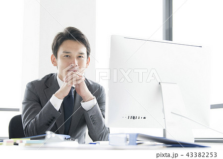 男性社員のポートレート 43382253