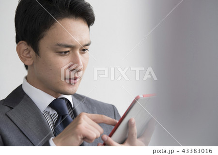 ビジネス 人物 男性 ビジネス 人物 男性 43383016