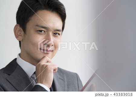 ビジネス 人物 男性 ビジネス 人物 男性 43383018