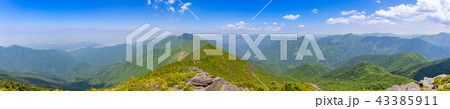 赤石山系、東赤石山からの景色(愛媛県新居浜市別子山)※作品コメント欄に撮影位置あり 赤石山系、東赤石山からの景色(愛媛県新居浜市別子山)※作品コメント欄に撮影位置あり 43385911