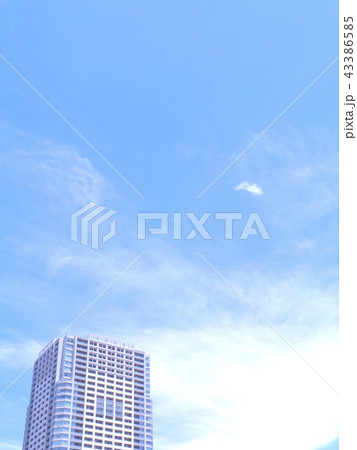 空と高層マンション 43386585