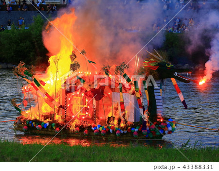 盛岡　船っこ流し 43388331