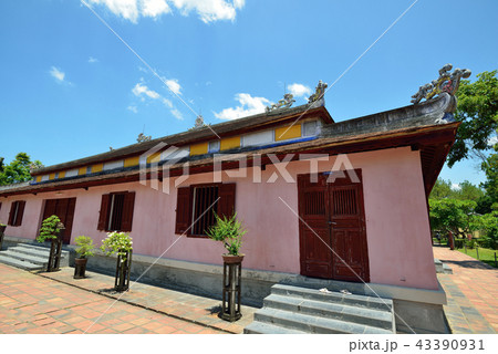 ベトナム　フエ　ティエムー寺院 43390931