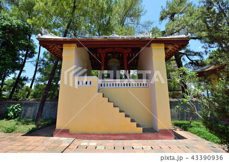 ベトナム　フエ　ティエムー寺院 43390936