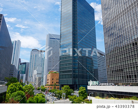大阪駅前第3ビルから西側のビル群を見る 43393378