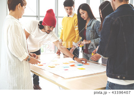 Multiethnic creative team working together 43396407