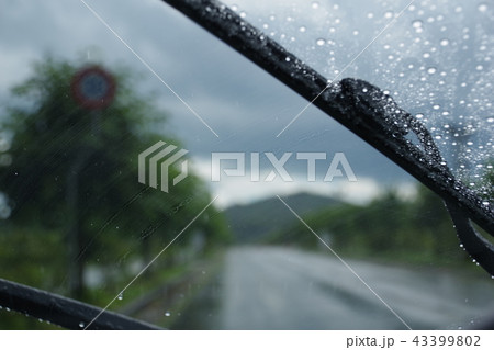 ワイパーの拭きすじ　 43399802