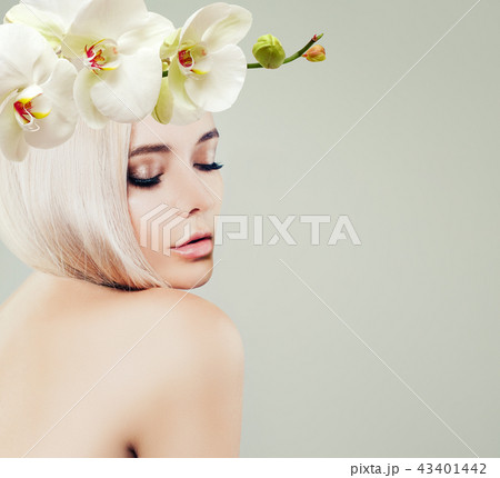Young woman with healthy skin Young woman with healthy skin 43401442