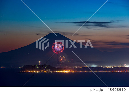逗子市の高台より富士山をバックに平塚花火大会 43408910