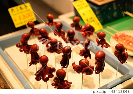 錦市場のタコ串 Takoyaki Octopus Skewers Kyoto Nishiki Mar 43412848