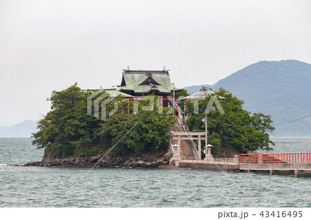 津嶋神社 -毎年8月4日と5日の夏季例大祭の時にだけ、橋板が架かり参拝することが子供の守り神- 43416495