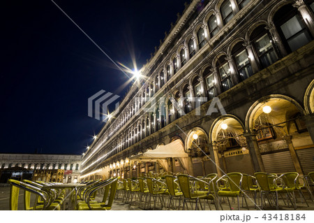 Saint mark's square and doge palace 43418184